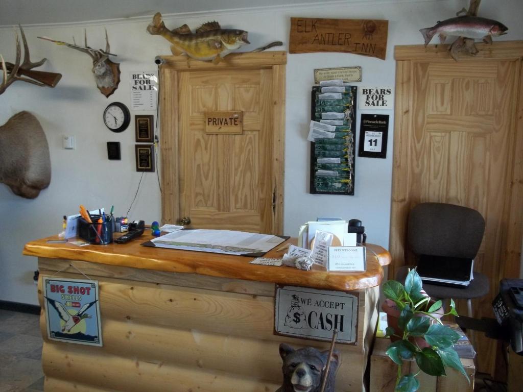 Budget Host Elk Antler Inn Thermopolis Extérieur photo